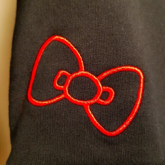 Puma Hello Kitty girls size 7/8 or XS years black long sleeve sweatshirt VGUC - Picture 2 of 6